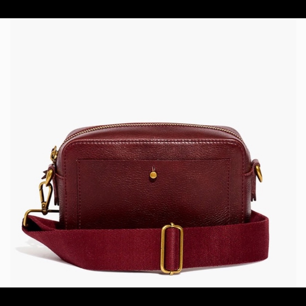 MADEWELL
The Transport Camera Bag In Dark Cabernet